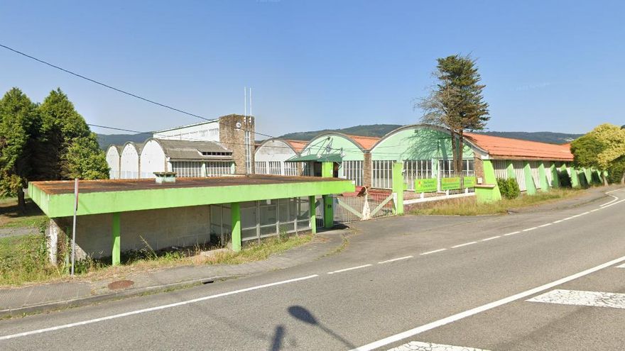 Un incendio en una empresa sin licencia de actividad deja un herido grave y dos leves en Pontevedra