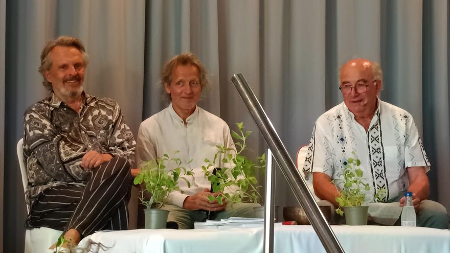 Miguel Bosé da rienda suelta a sus teorías conspiranoicas en Mallorca: "Soy orgullosamente negacionista"