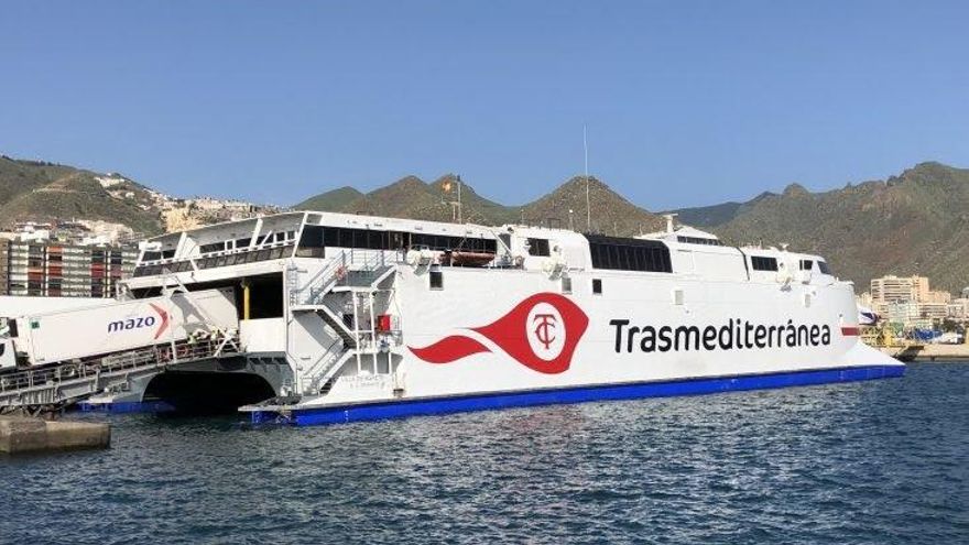 Fast Ferry de Armas Transmediterránea.