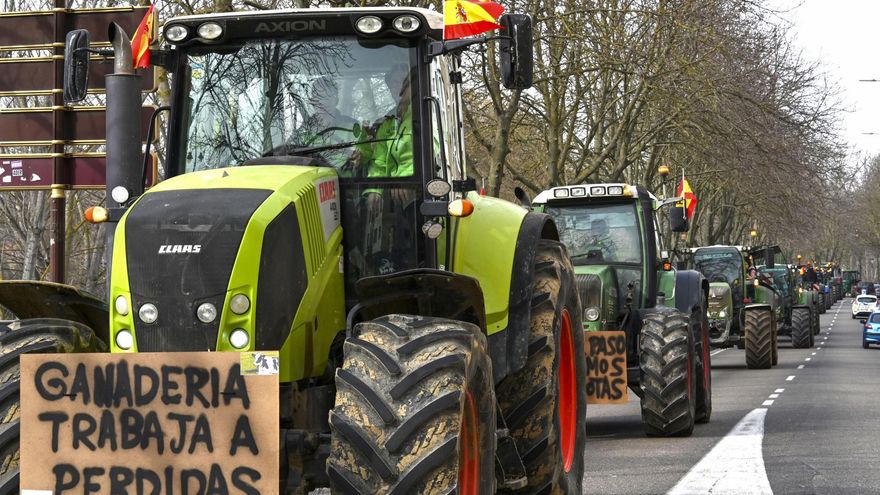 Cientos de tractores se suman a las protestas del campo este martes, llegando a Palencia desde distintos puntos de la provincia.