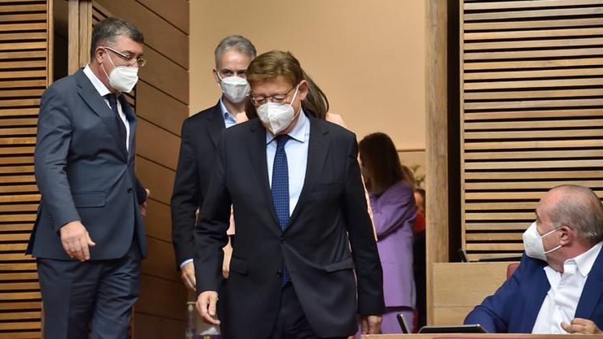 El presidente de la Generalitat Valenciana, Ximo Puig, a la entrada del debate del política general.
