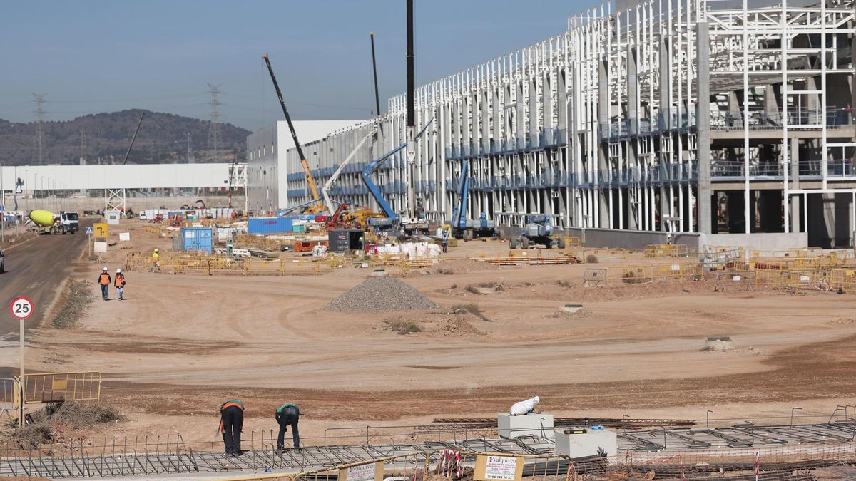 Volkswagen vende el 49% de la gigafactoría de baterías de Sagunt a la china Gotion por 1.100 millones