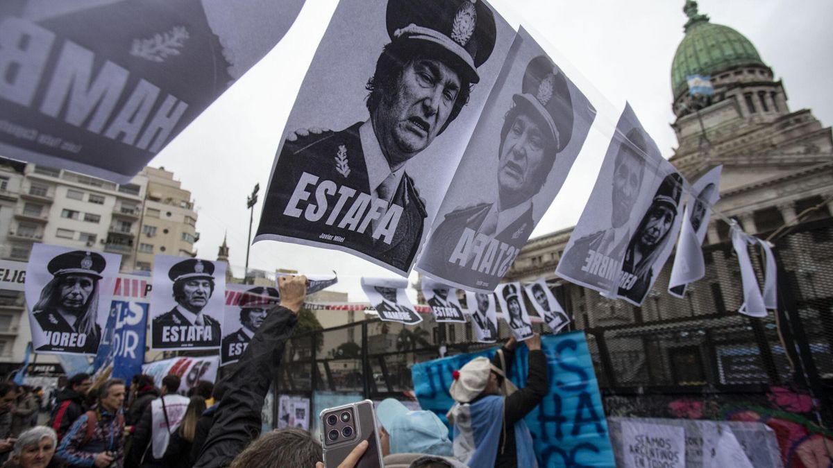 Protesta frente al Congreso contra la Ley de Propiedad Privada