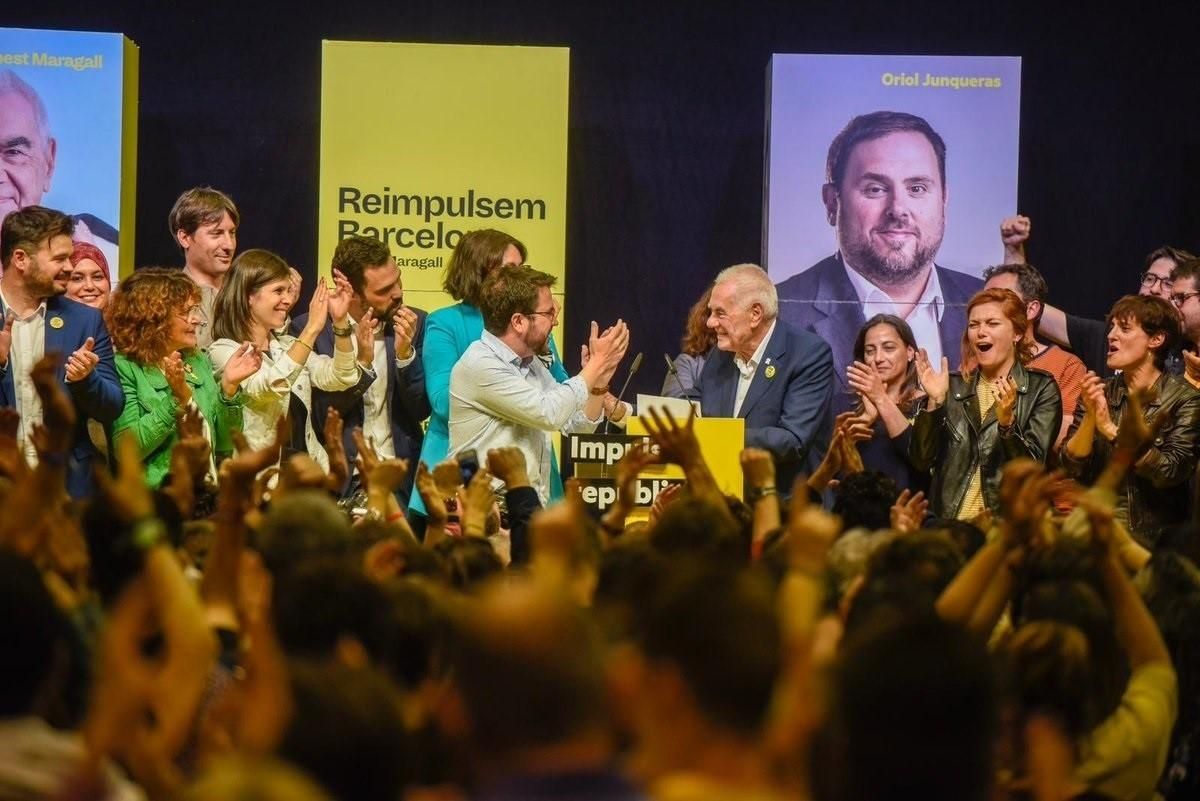 El candidato de ERC, Ernest Maragall, será el nuevo alcalde de Barcelona: "Ya estamos aquí. Barcelona tendrá un alcalde republicano. Barcelona tendrá un alcalde progresista, tendrá un alcalde de Esquerra Republicana de Catalunya".