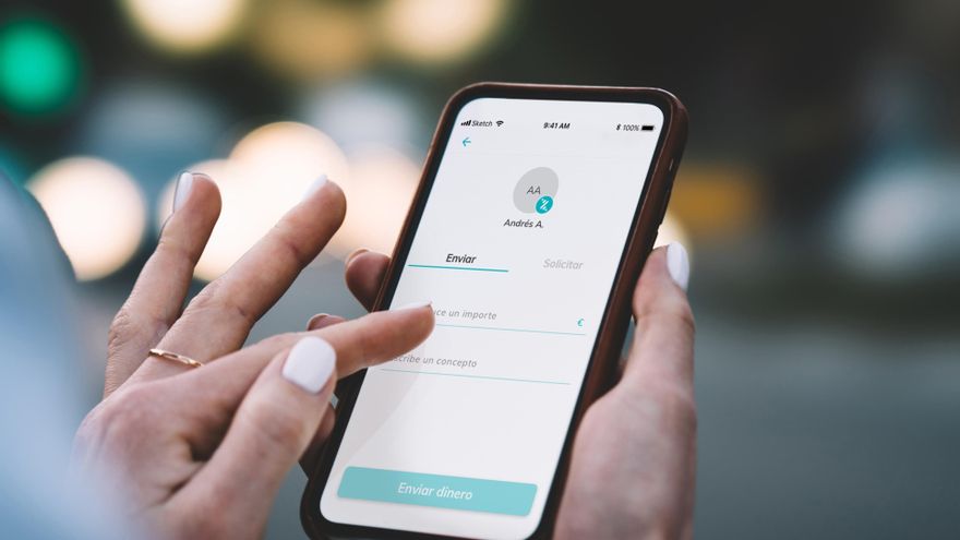 Hacienda desmiente los bulos sobre el control de pagos por bizum: no afecta a particulares ni habrá que declararlos
