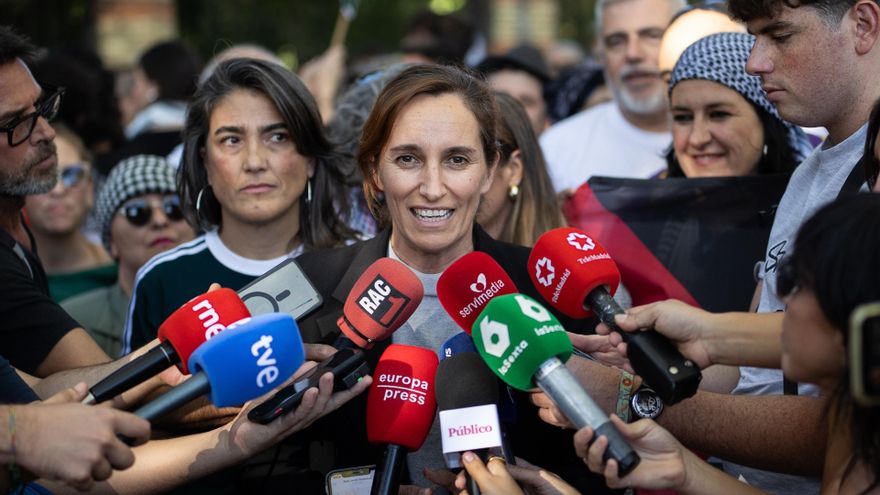 La portavoz de Más Madrid y ministra de Sanidad, Mónica García, ofrece unas declaraciones a la prensa, antes de la movilización bajo el lema ‘Alto al genocidio contra el pueblo Palestino. Por el fin al comercio de armas y a las relaciones con Israel’