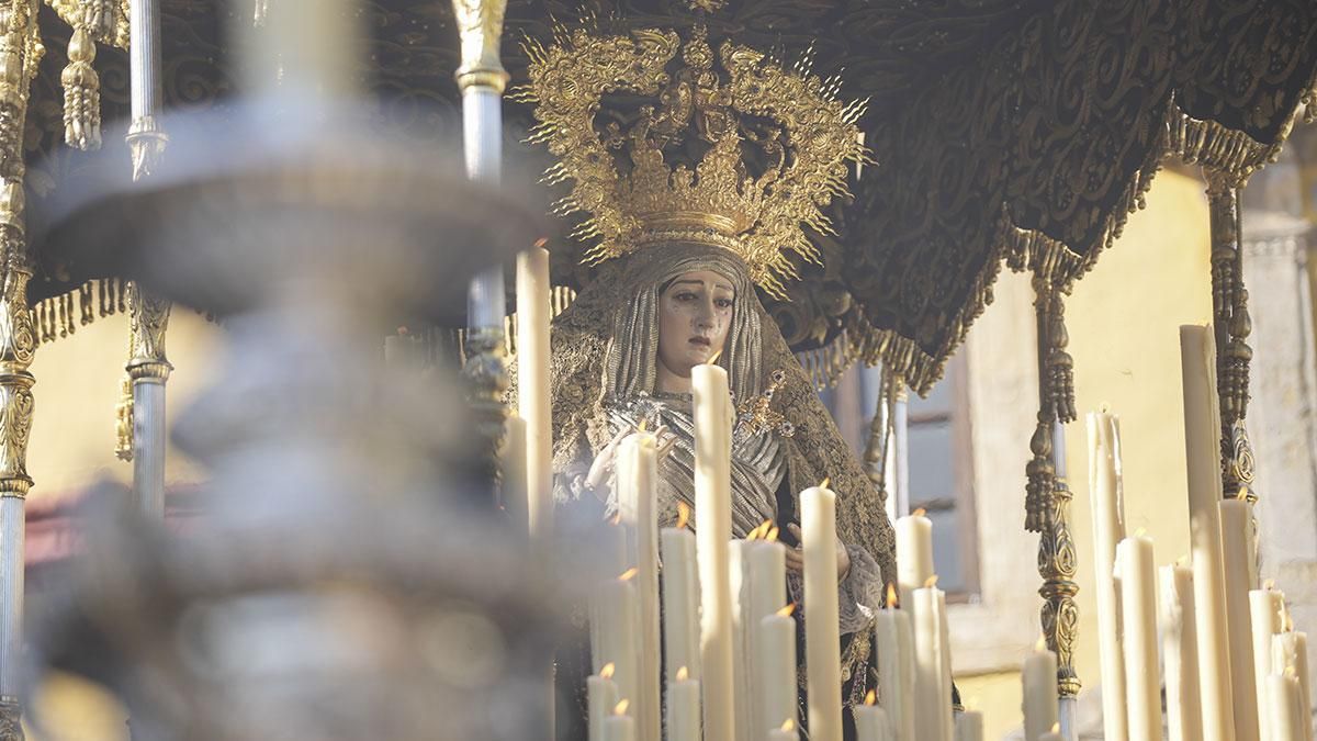 La procesión de la Hermandad del Caído, en imágenes