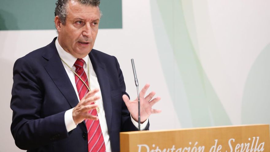 El presidente de la Diputación de Sevilla urge por carta a Moreno a abordar temas "de vital importancia"