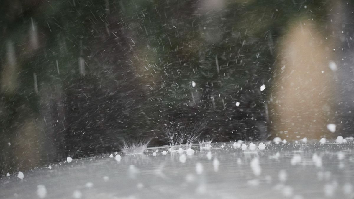 La AEMET avisa de un fin de semana con tormentas muy fuertes y posible granizo en amplias zonas del norte y este