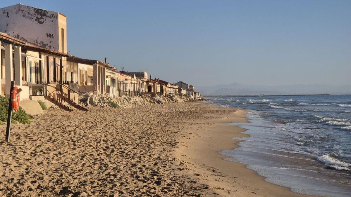 Las “casas de Babilonia” de Guardamar sobreviven a los derribos previstos para este lunes amparadas por la solicitud de suspensión cautelar