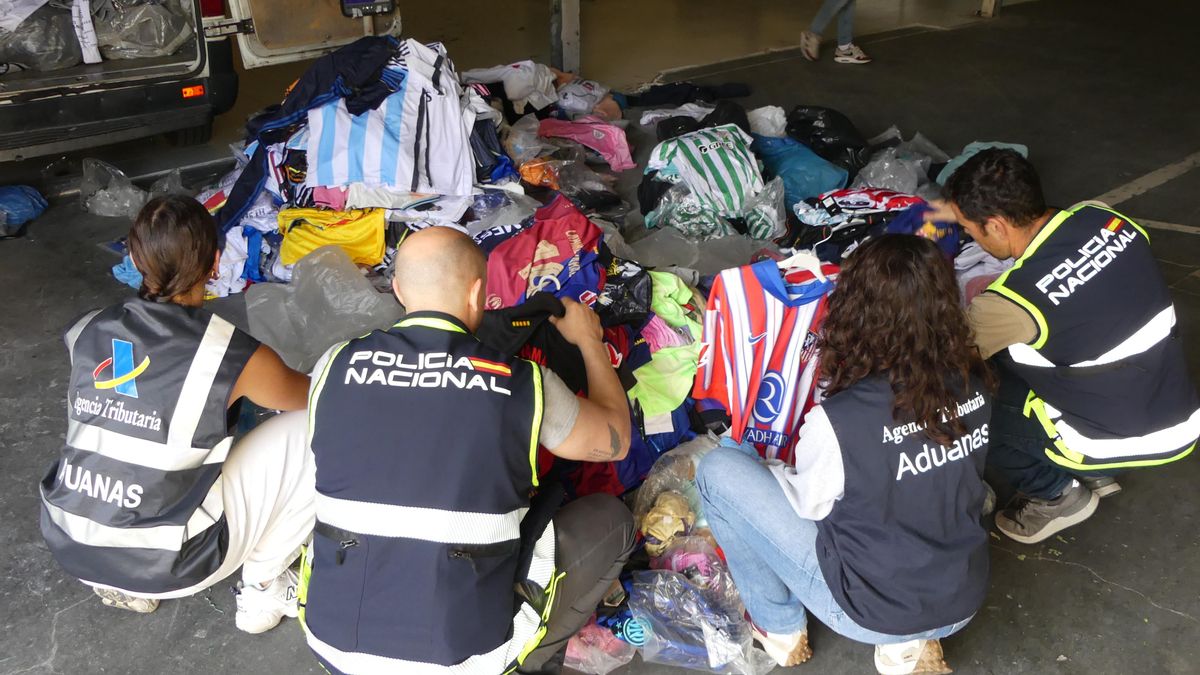 La Operación Bastión saca a la luz en Astorga una tonelada de prendas de ropa falsificadas
