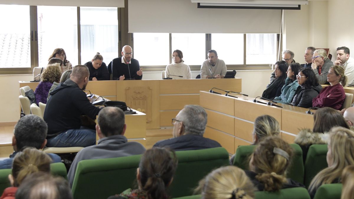 Imagen de la reunión del concejal de Economía con los comerciantes.