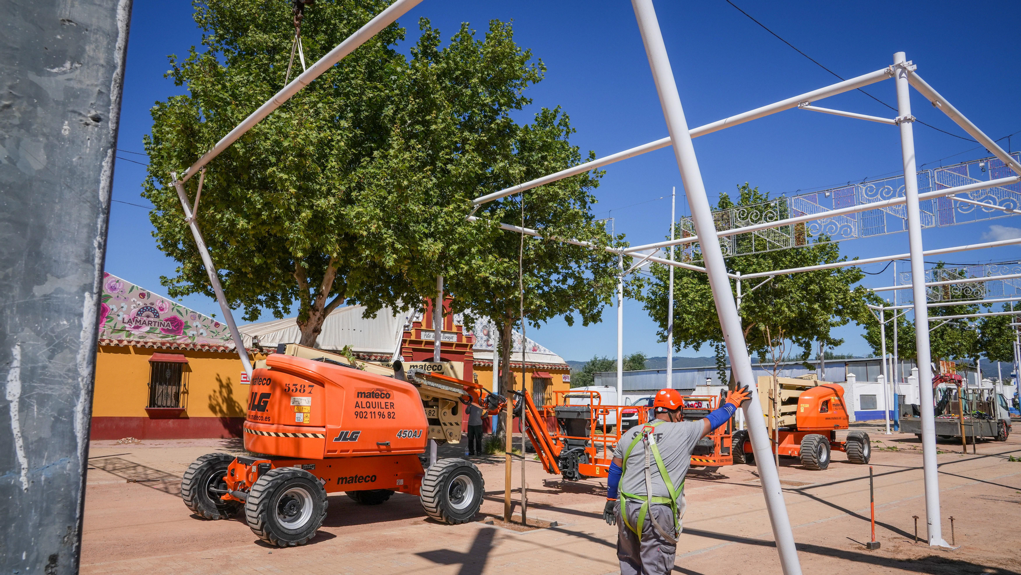 Montaje de toldos de la feria de Córdoba