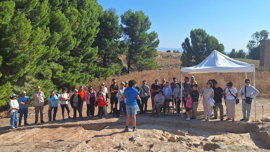 Visita a las excavaciones arqueológicas del Proyecto Belsinon