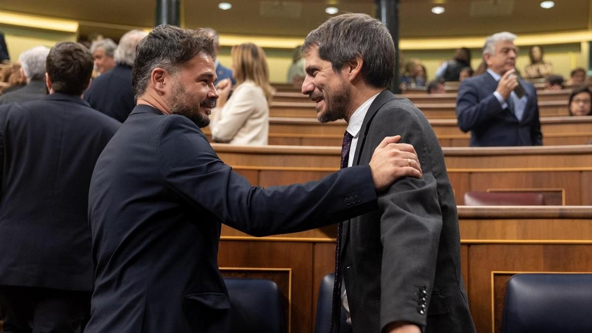 ERC y Comuns, historia de dos vecinos que no se pueden ni ver