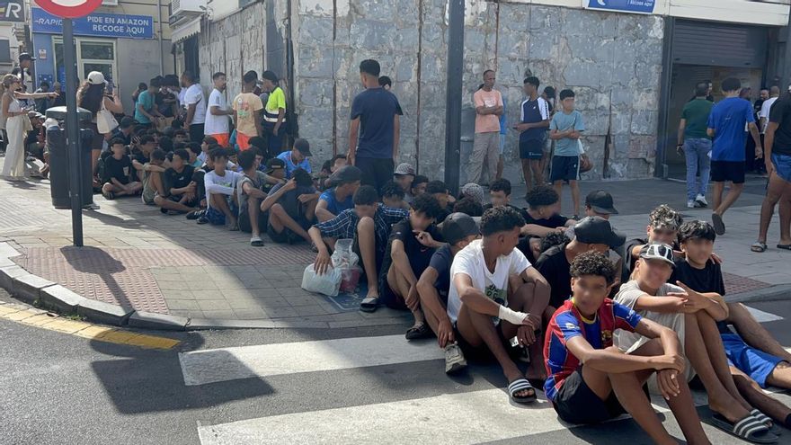 El Gobierno y las comunidades se reúnen para abordar la atención a los menores en Ceuta con el plante de Vox avalado por el PP