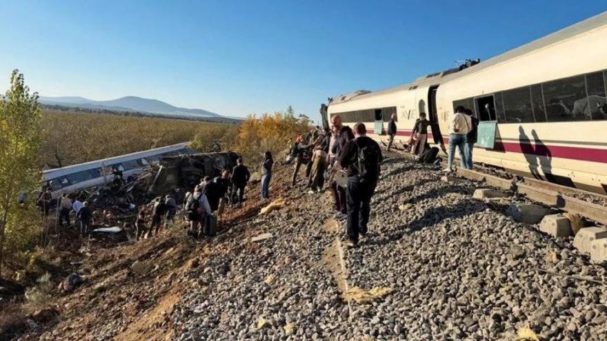 Tragedia en España: chocan dos trenes y hay decenas de muertos en la provincia de Toledo
