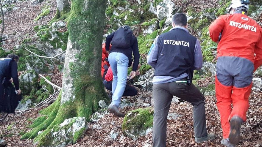 Localizan un posible 'zulo' antiguo de ETA en Ataun