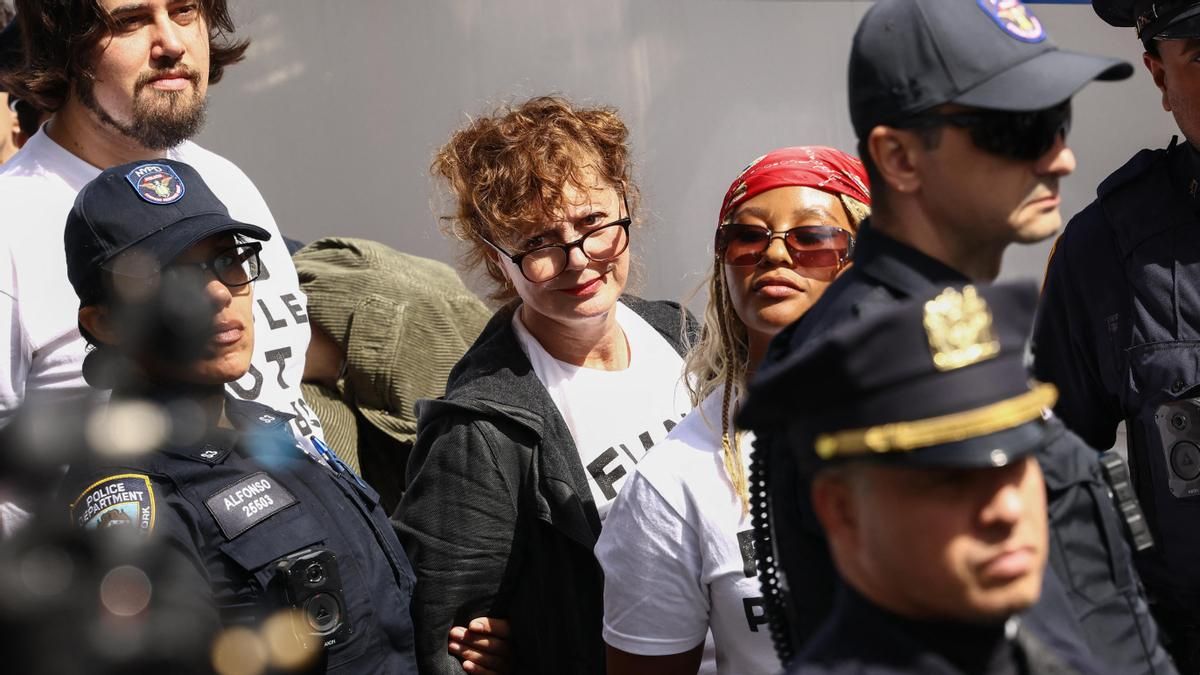 La policía de Nueva York detiene a la actriz Susan Sarandon por participar en una manifestación a favor de Palestina