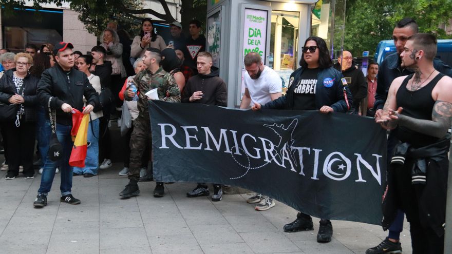 El líder detenido del grupo neonazi 'Deport Them Now' trabajaba como vigilante de seguridad y fue interino de la Generalitat