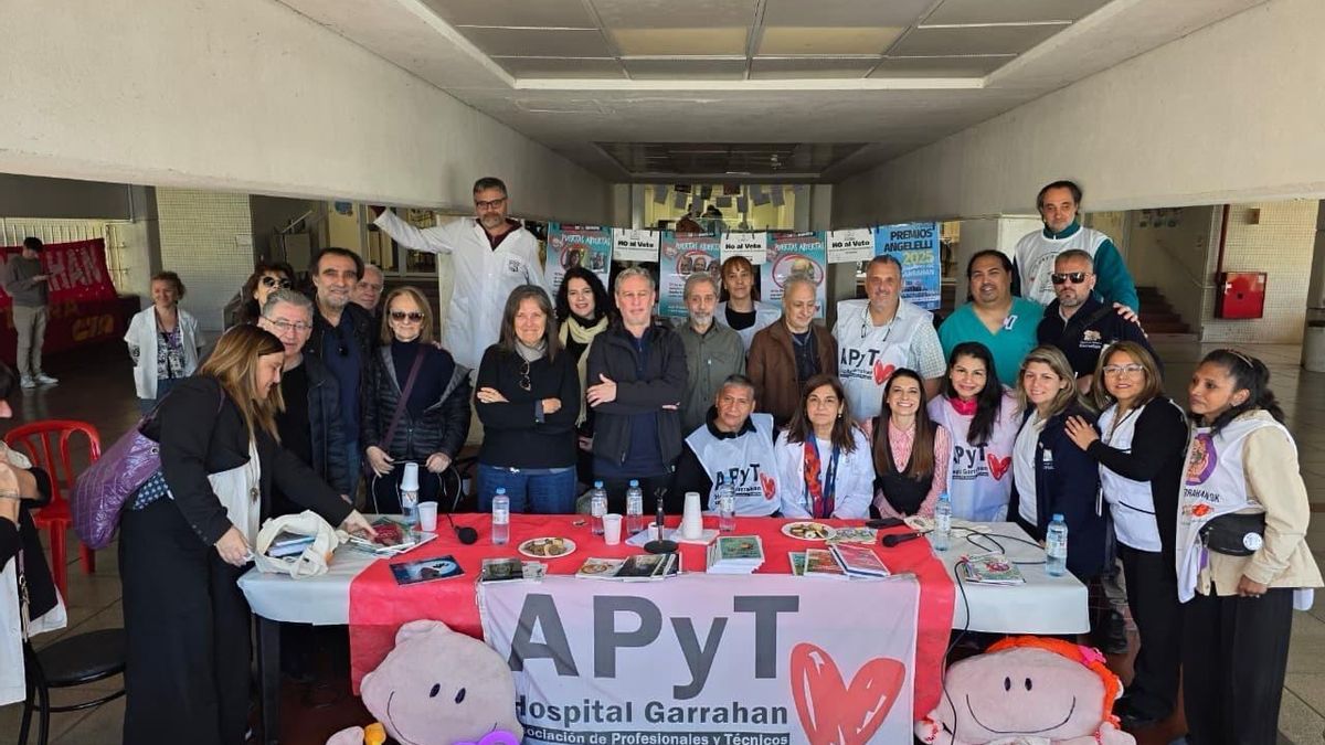 Escritores y escritoras en la jornada de puertas abiertas del Garrahan
