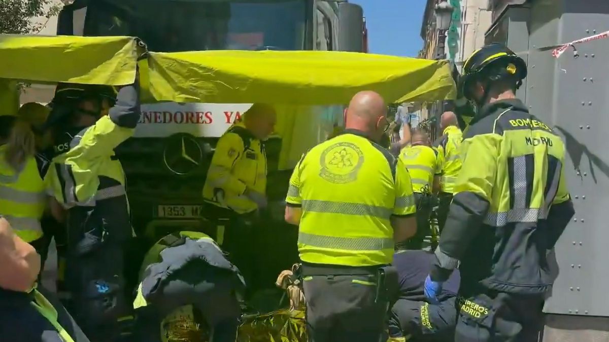 Un camión atropella a una anciana de 92 años que cruzaba un tramo de la calle Atocha sin semáforos