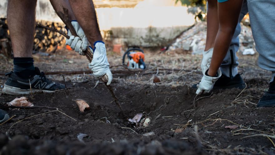 La familia que sufrió los estragos del incendio de verano y de la erupción del volcán de La Palma