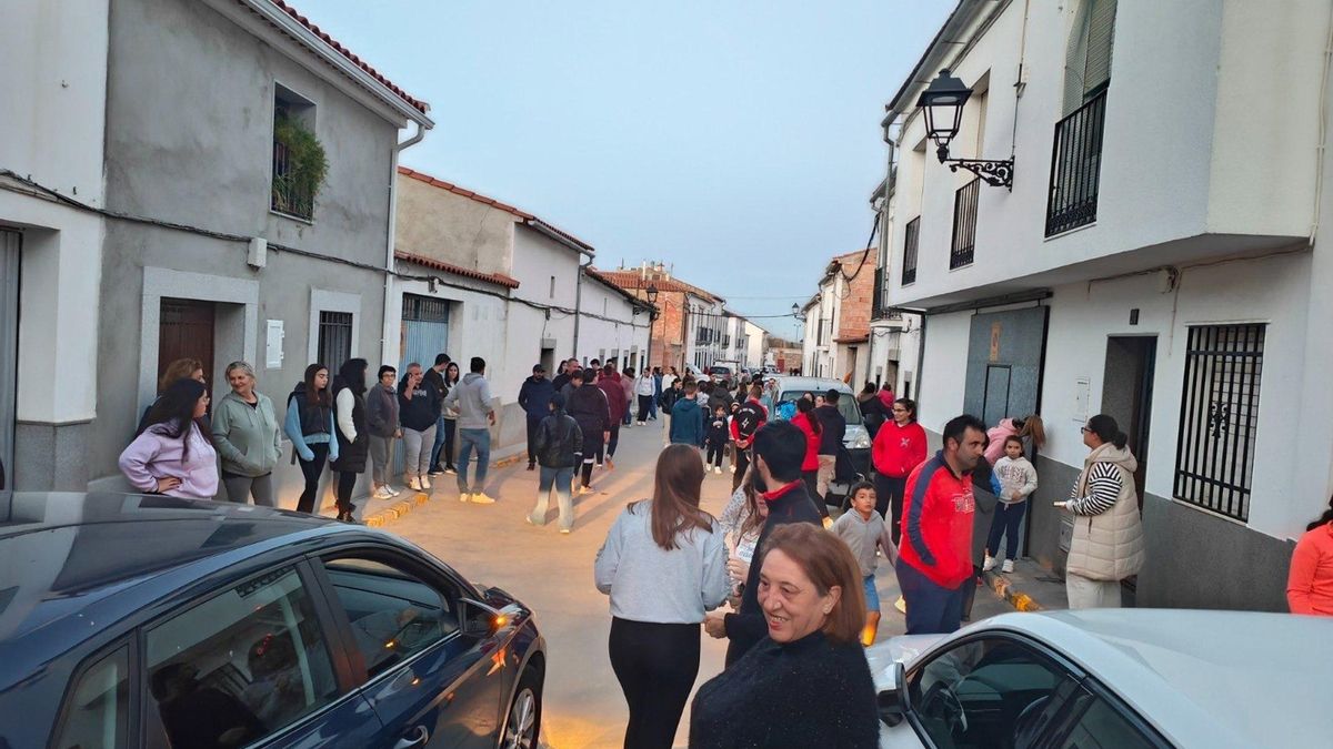 Cuatro patos de juguete escondidos en Dos Torres repartirán décimos de la Lotería de Navidad