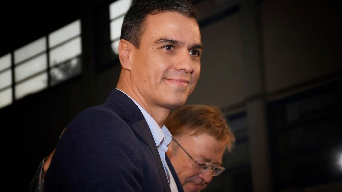 Sánchez llama a Rivera "liberal ibérico" por minusvalorar la exhumación de Franco al haber nacido en democracia