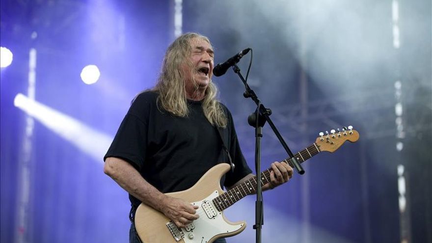 El rock de Rosendo calienta la noche del Festival de Guitarra de Córdoba