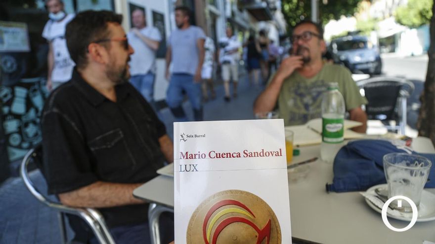Entrevista a Mario Cuenca Sandoval, autor de 'Lux'
