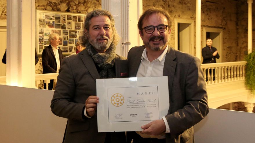 Raúl García Brink recibe el Premio Magec.