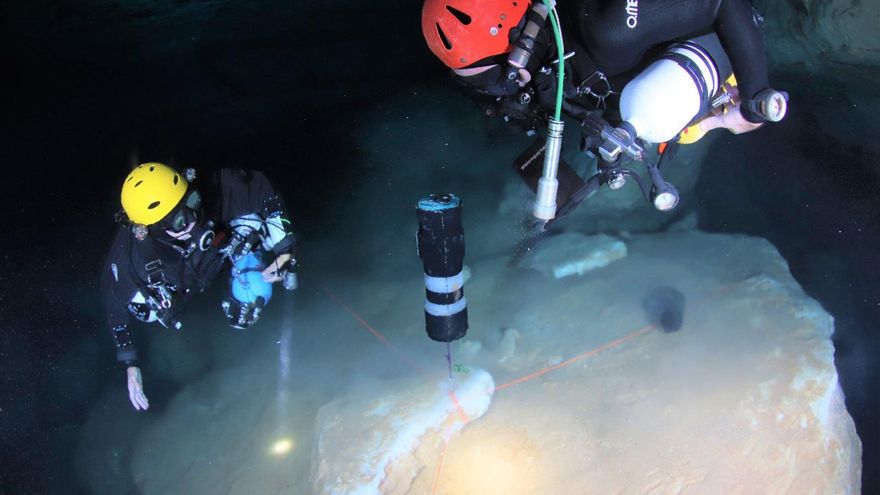 Trabajos de excavación en el yacimiento de Ses Aigüades.