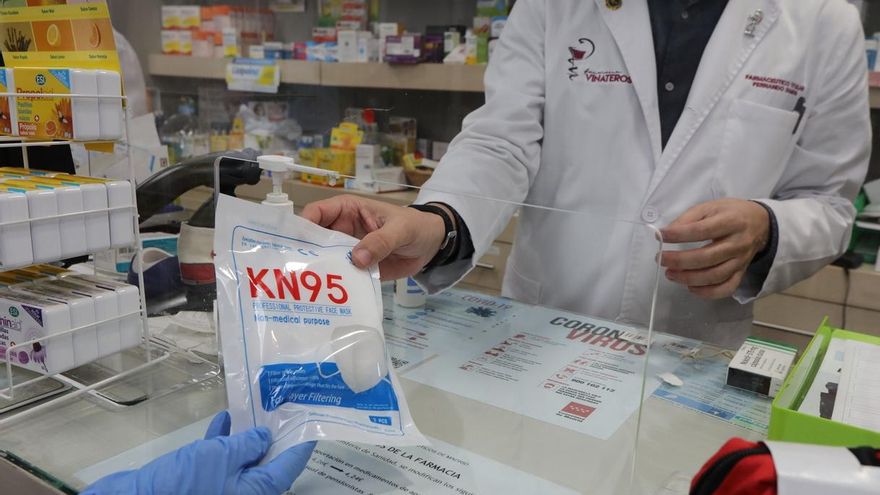 Los profesionales de farmacias con síntomas se someterán a pruebas de COVID-19