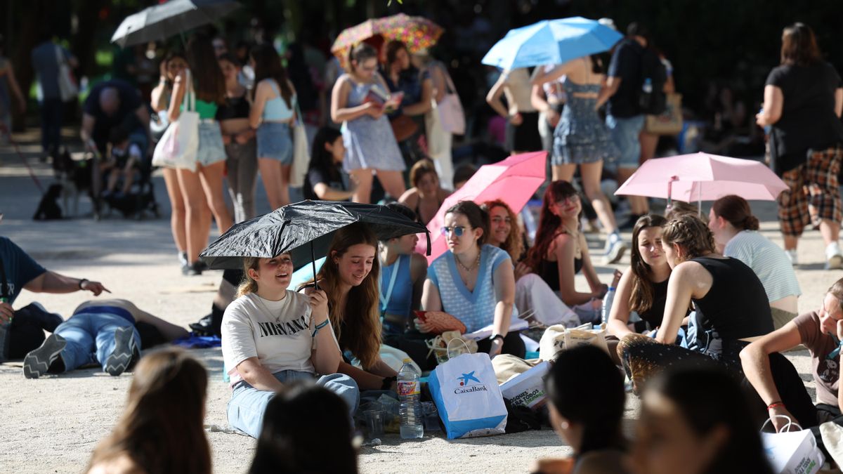 La cola de Inma Rubiales en la Feria del Libro de Madrid de 2023