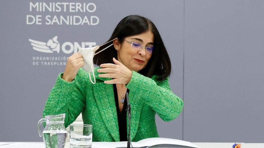 La ministra Carolina Darias ha convocado a las 8 de la mañana a los consejeros a una nueva reunión extraordinaria del Consejo Extraordinario del Sistema Nacional de Salud para ultimar los detalles del fin de la mascarilla en exteriores.
