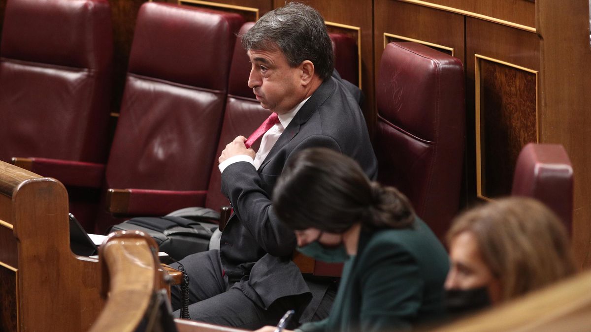 El portavoz del PNV en el Congreso de los Diputados, Aitor Esteban, durante una sesión plenaria en el Congreso