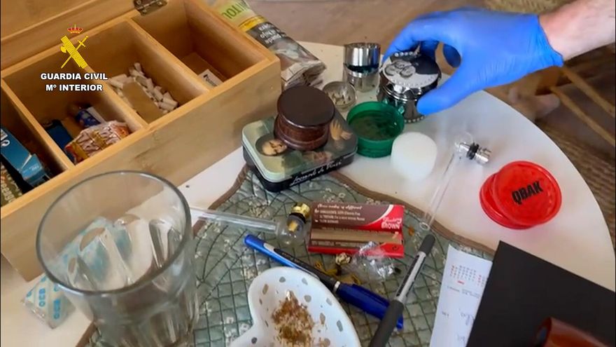 Parte del material incautado por la Guardia Civil en la operación 'Avicena'