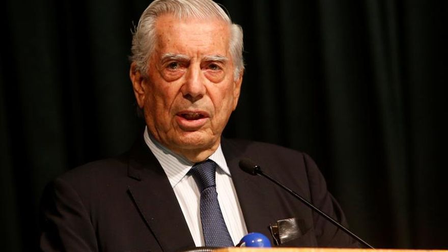 Vargas Llosa recibirá en Moscú un premio de literatura vinculado con Tolstói