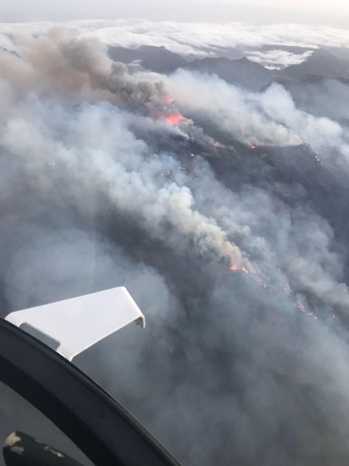 Incendio de Gran Canaria desde el helicóptero de la Guardia Civil
