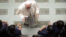 El Papa dice que la guerra y el terrorismo son pérdidas graves para la humanidad