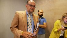 Vox renuncia a revisar la Ley LGTBI para desbloquear la investidura en Murcia