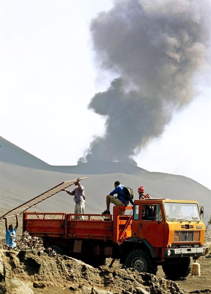 Erupción en la isla de Fogo, en Cabo Verde | EFE/JOÃO RELVAS