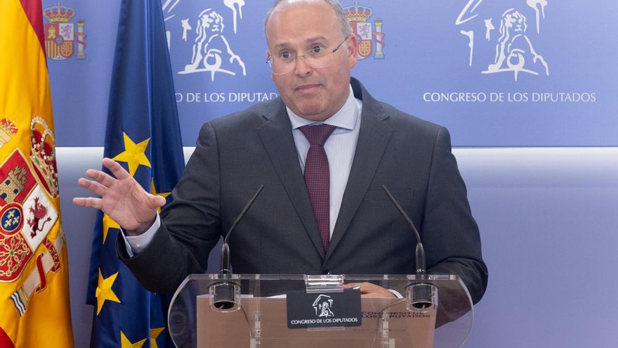 El PP nacional deja al de Canarias a su suerte y da "autonomía" a sus barones sobre la reforma de la Ley de Extranjería