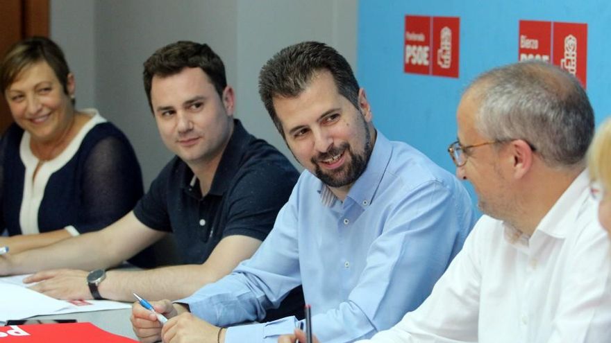 ICAL El secretario general del PSCyL, Luis Tudanca, participa en la Mesa Redonda ‘Nuevas tecnologías. Una oportunidad de desarrollo para El Bierzo’.