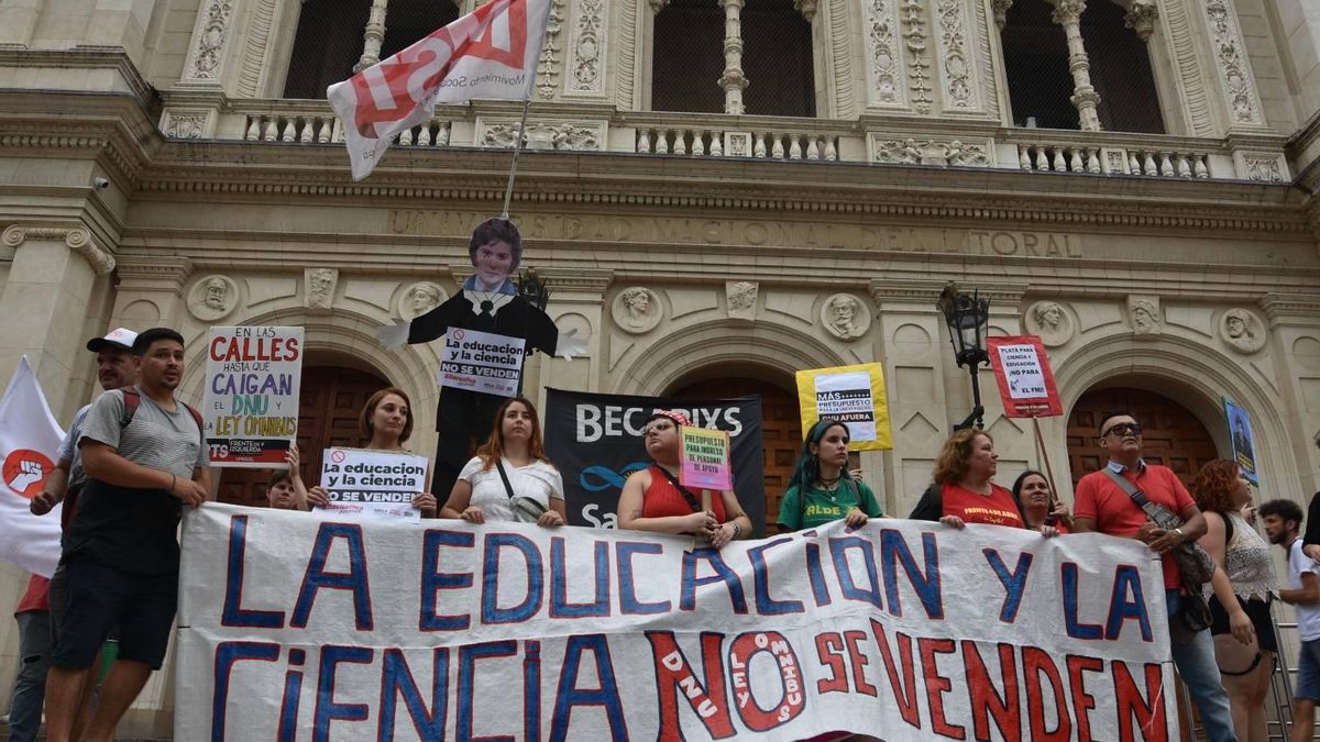 Argentina toca fondo en ciencia y tecnología: la inversión caerá a su nivel más bajo en más de 50 años