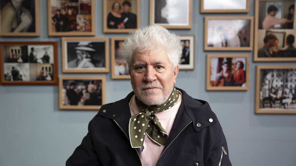 El director de cine Pedro Almodóvar, que estrena esta semana 'Amarga Navidad'