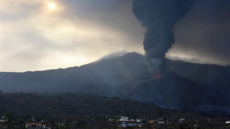 Expertos vigilan un columna de dióxido de azufre procedente de La Palma que podrá llegar hasta Galicia