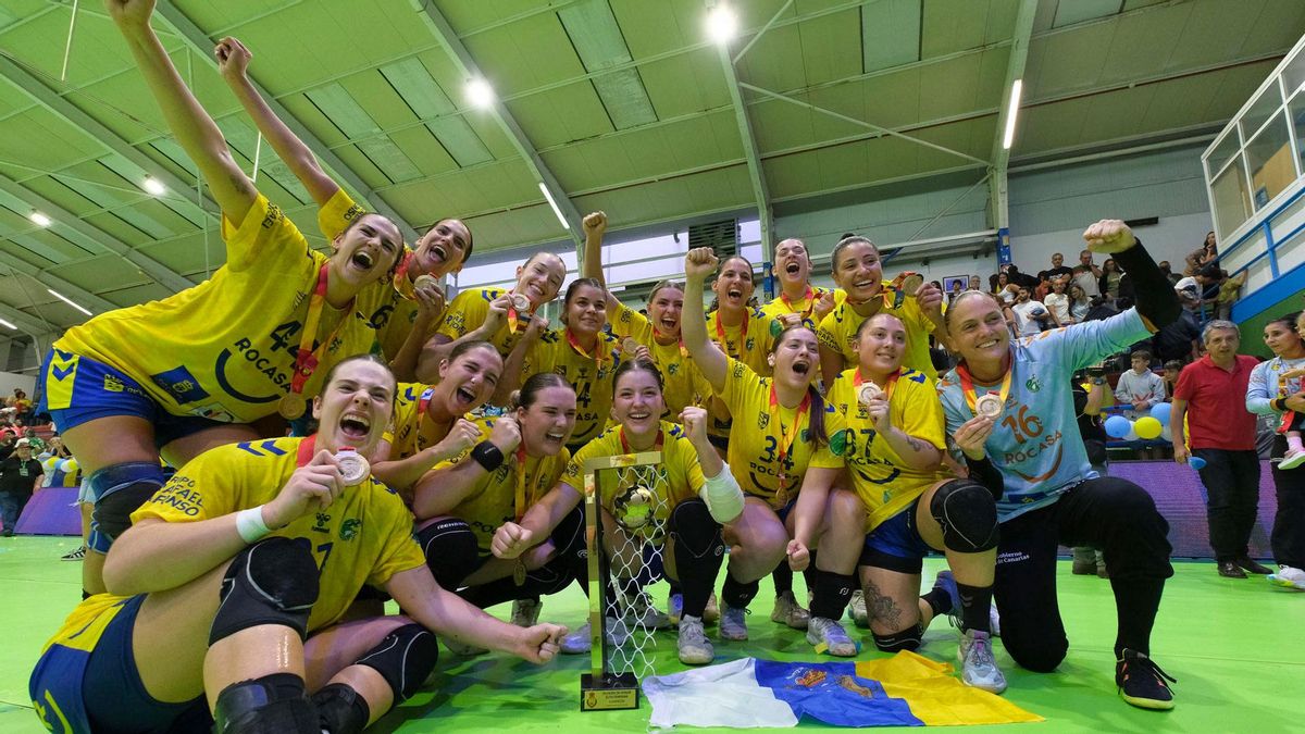 El Rocasa Gran Canaria, campeón de liga siete años después
