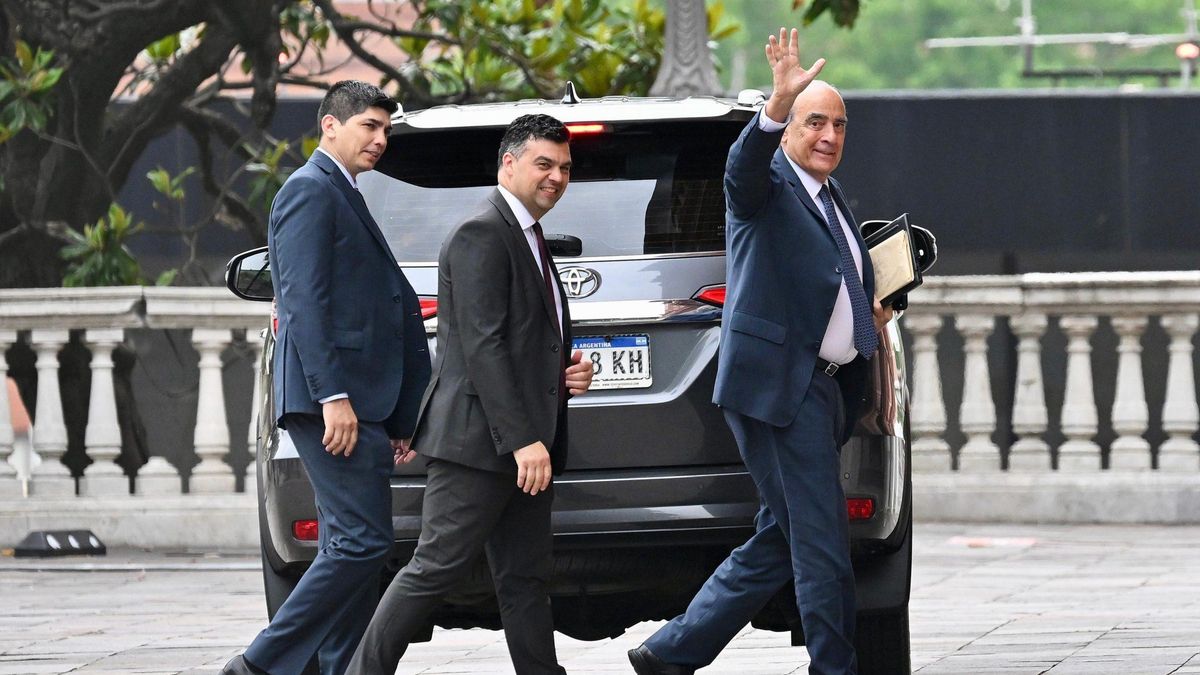 Francos, este martes, al volver a la Casa Rosada para reunirse con Adorni.